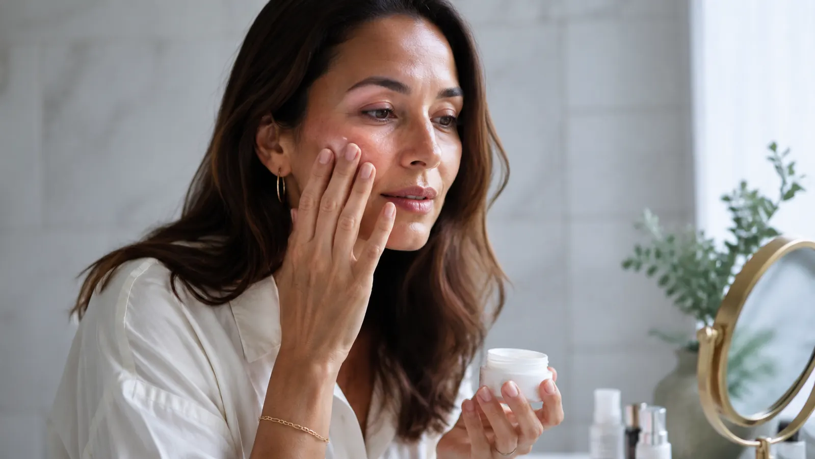 At-Home Gel Nail Kit vs Salon Manicure: Cost and Wear Compared